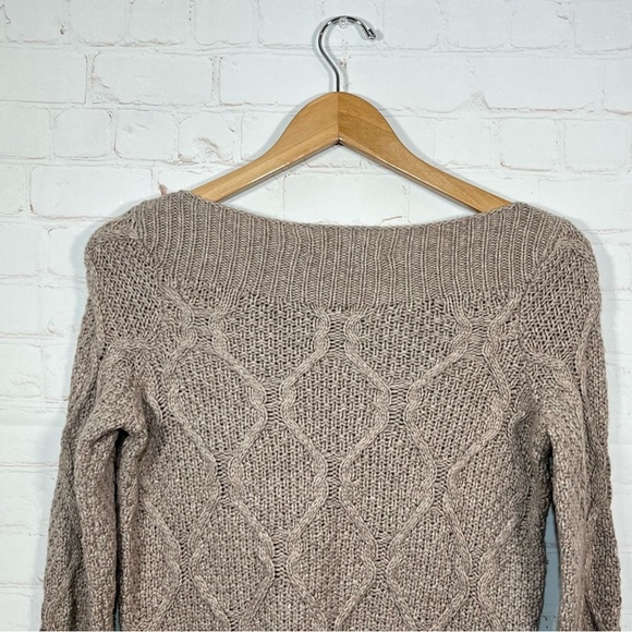 LOFT Off Shoulder Cable Knit Sweater Women's Size XS Beige Ribbed Wool Blend - Picture 9 of 10
